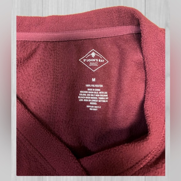 St John’s Bay soft shirt - Picture 3 of 3